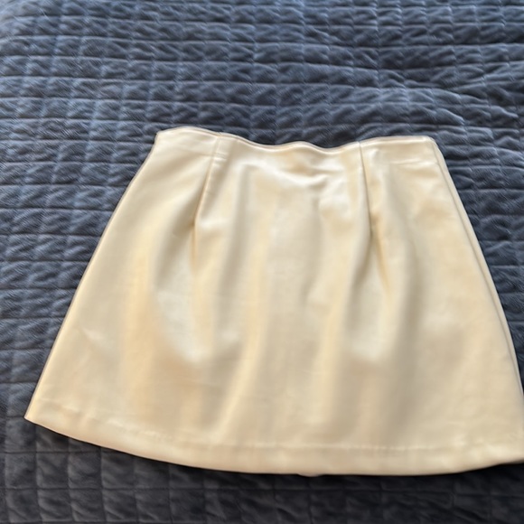 Yellow, vegan leather SKORT - Picture 2 of 2